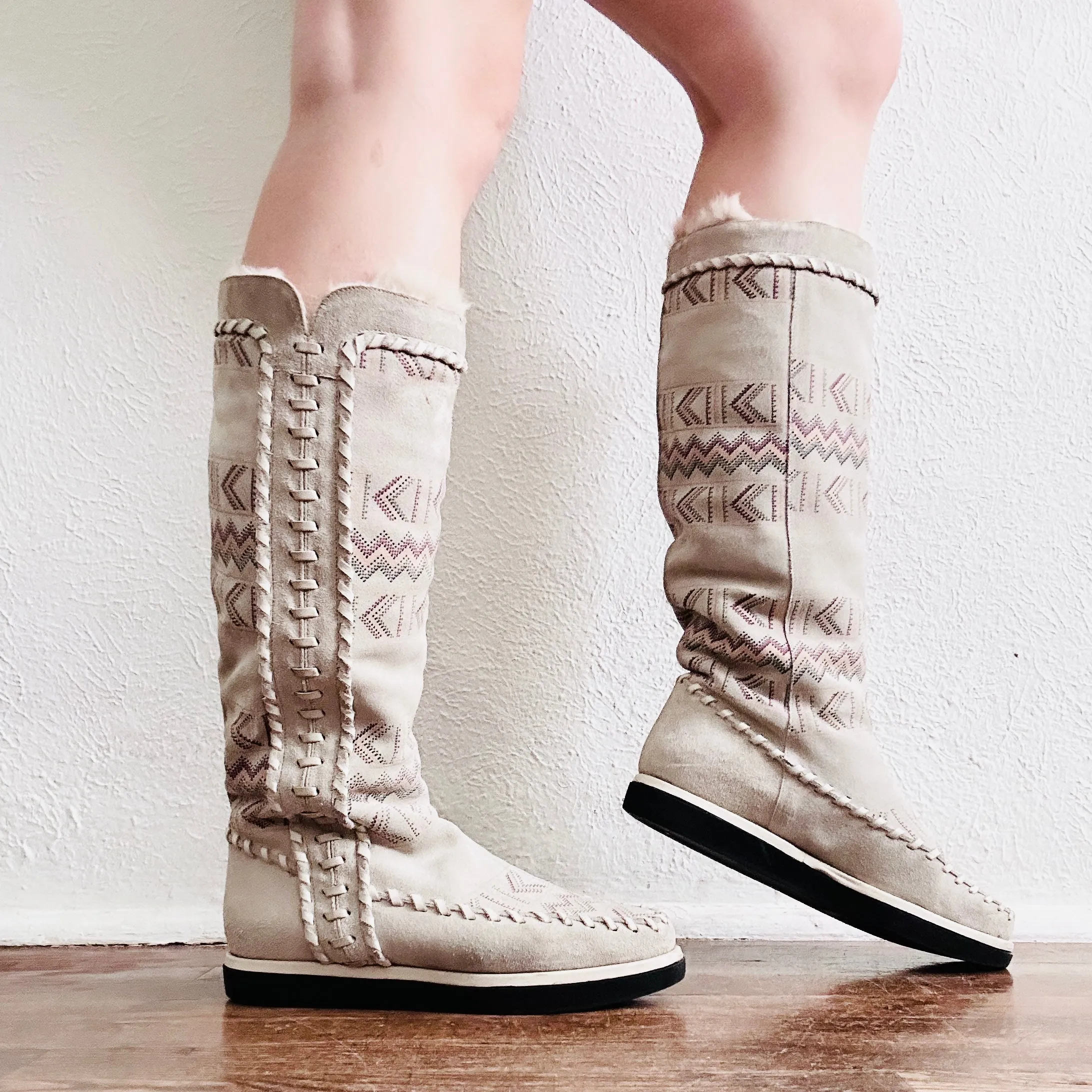 70S VINTAGE SHEARLING MOCCASIN BOOTS  // SIZE 7.5