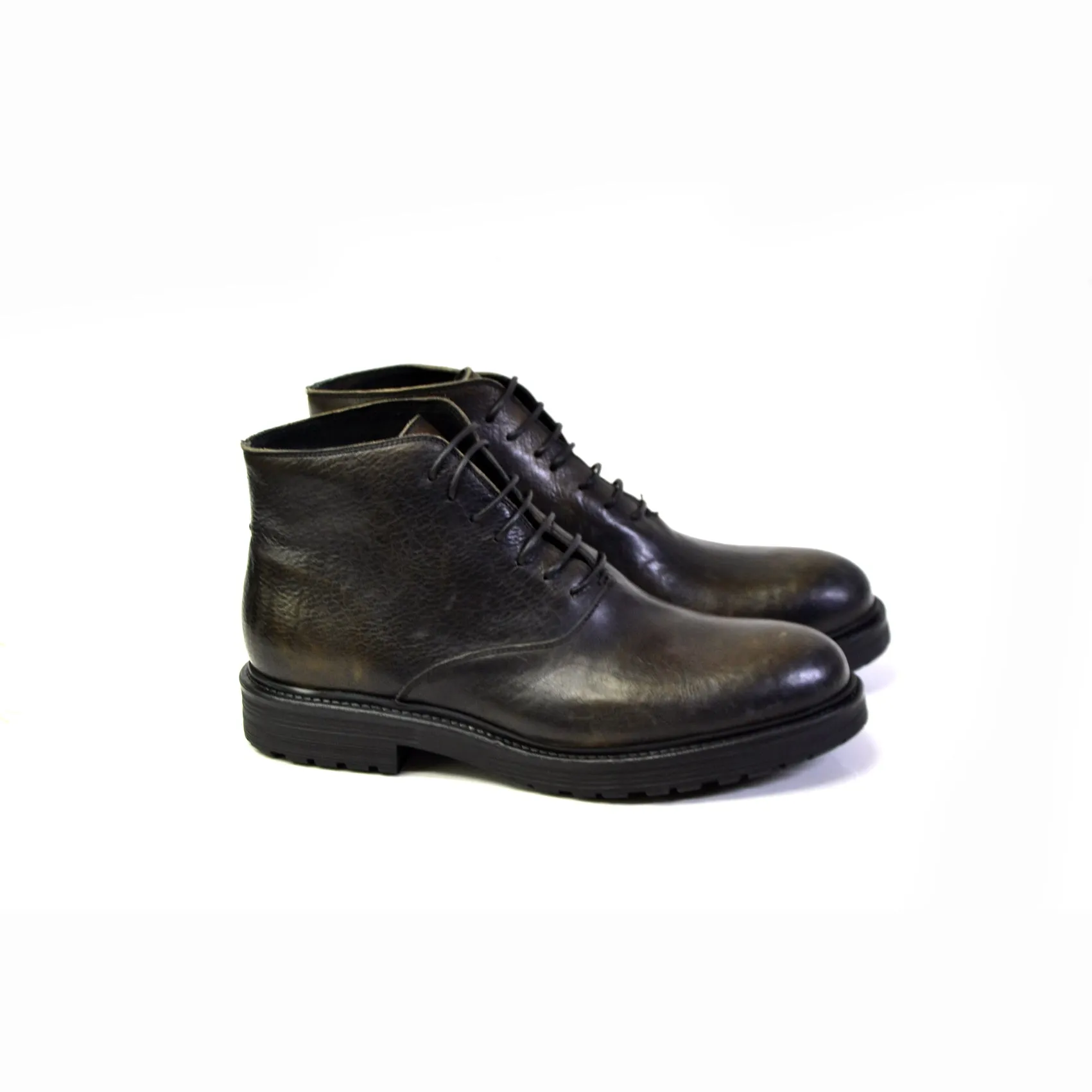LAST PAIRS 42/43/44/45- TDM CHUKKA