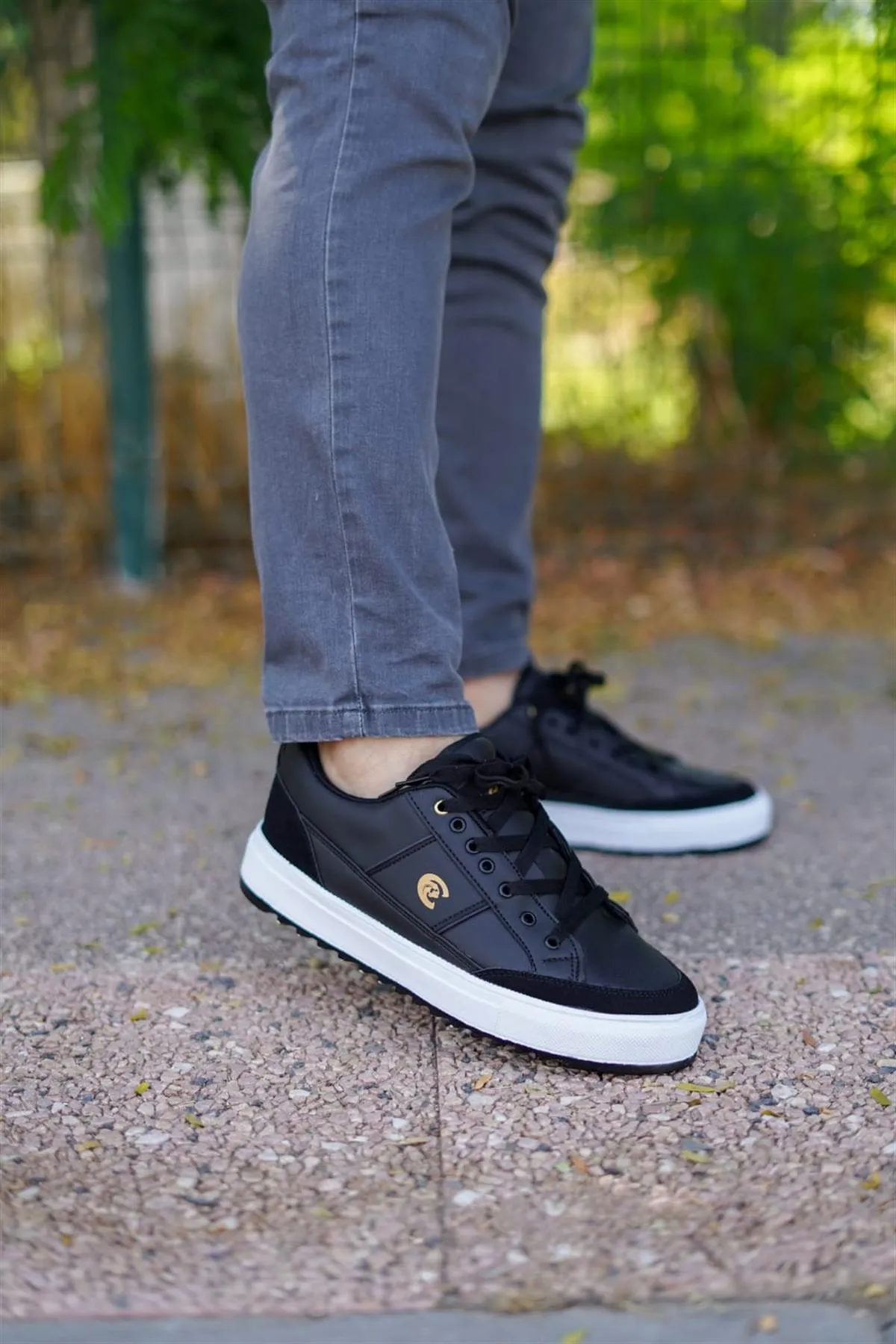 Men's Black Orthopedic Flat Sole Sneaker