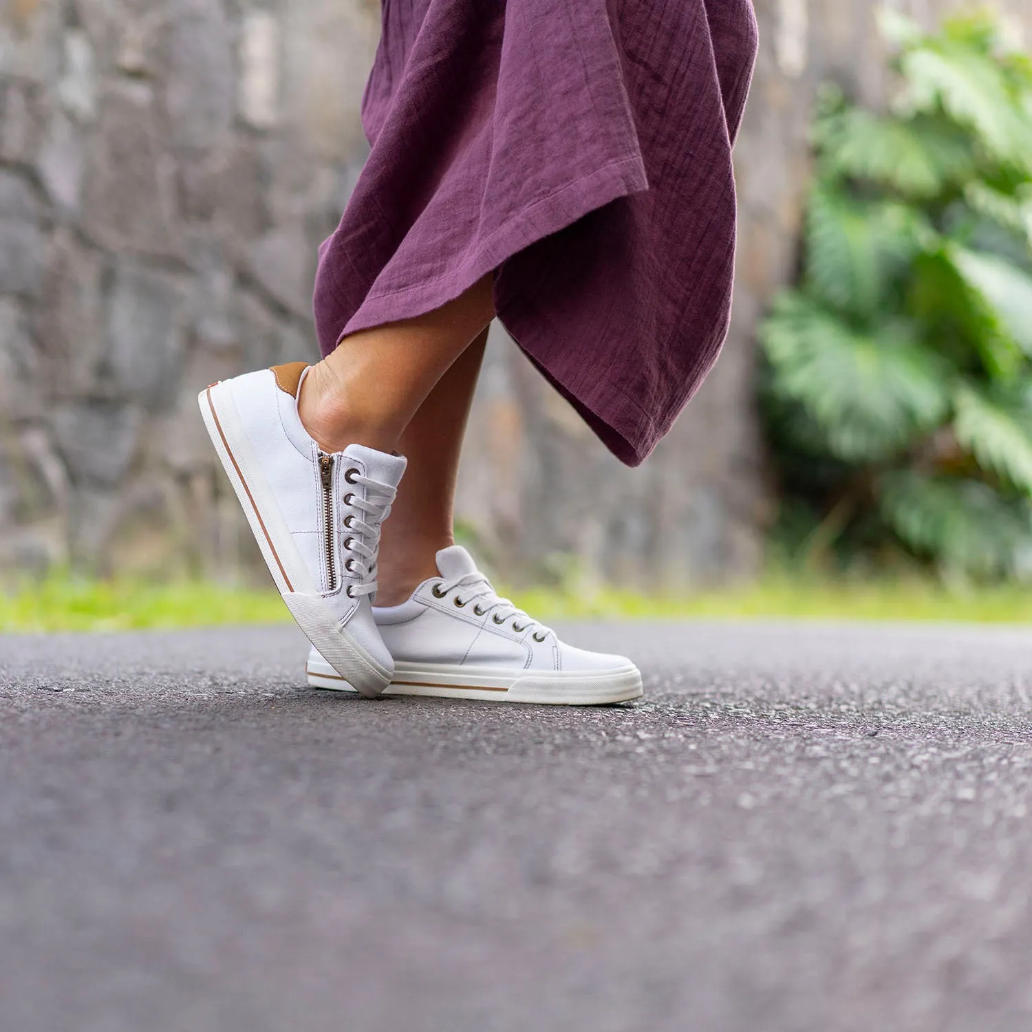 Women's Taos Z Soul White/Golden Tan